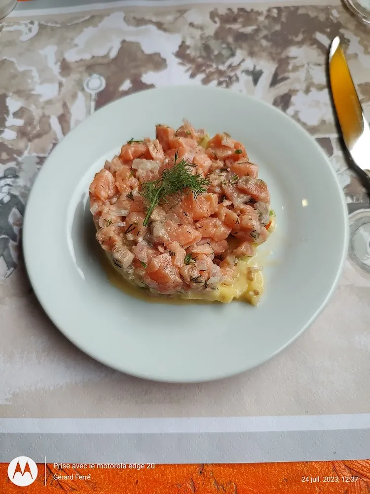 Tartare Saumon Aux Fruits Exotiques